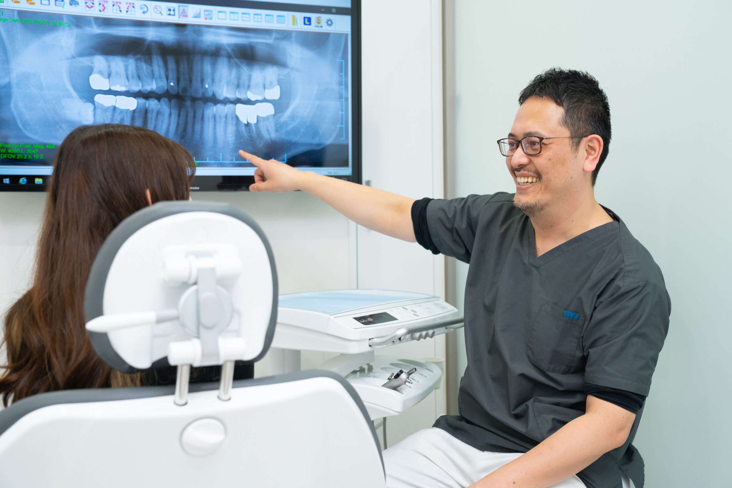 セレックシステムを活用した再治療が少なく、健康で白い歯の提供に尽力